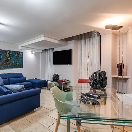 Oliviero - Piazza Navona Apartment
